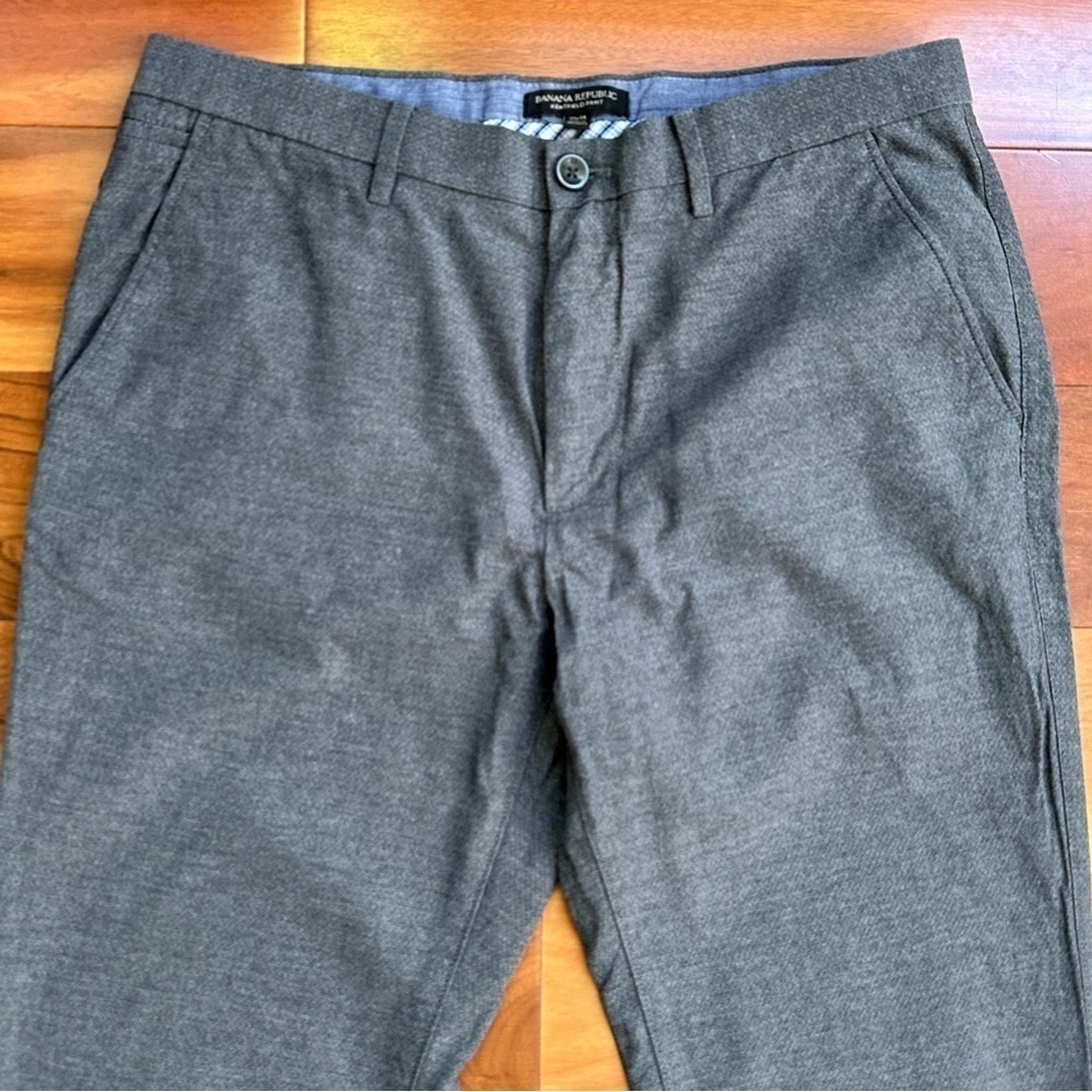 Banana Republic Gray Men's Chinos - Picture 4 of 10